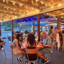 Hooks Chill & Grille - Patio dining