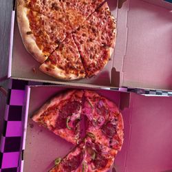 Best pizza in town! I've been ordering from here for years and am never disappointed. Great customer service too!
