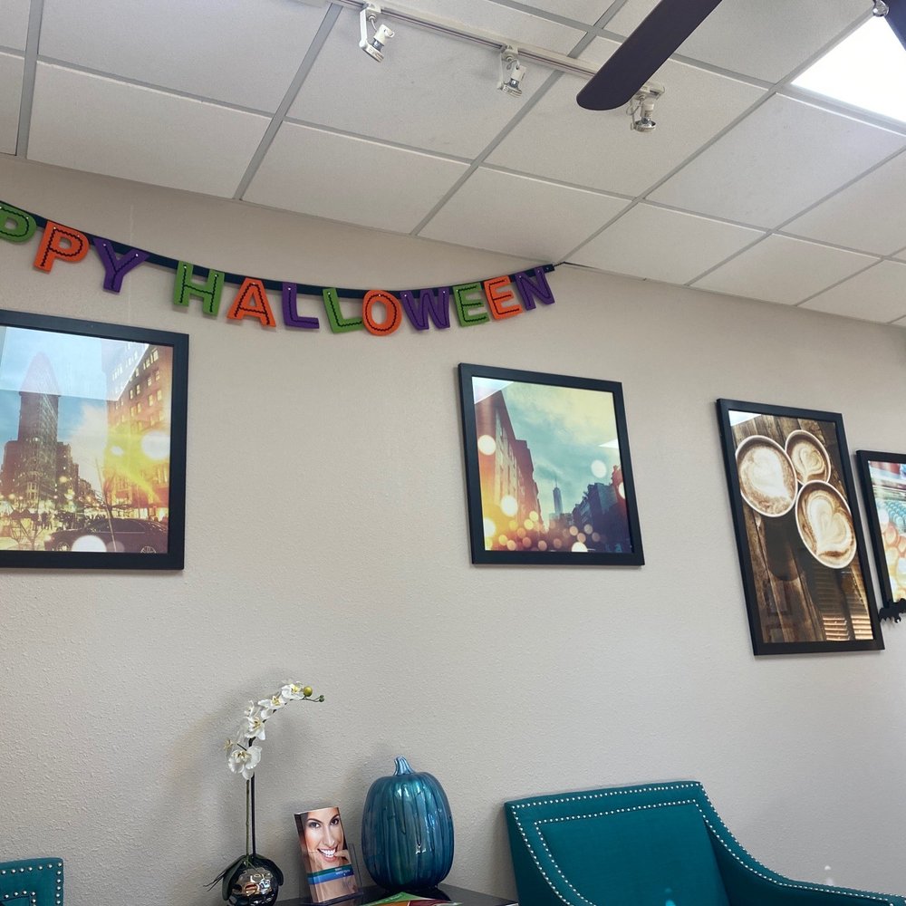 Thousand Oaks Dental - Wall art - Cosmetic Dentists Near Me - San Antonio, Texas