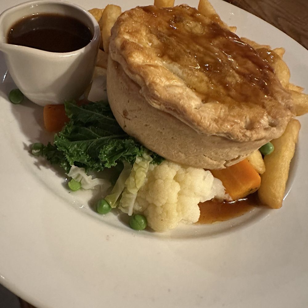 Cawdor Tavern - Steak and ale pie - British Near Me - Nairn, HLD