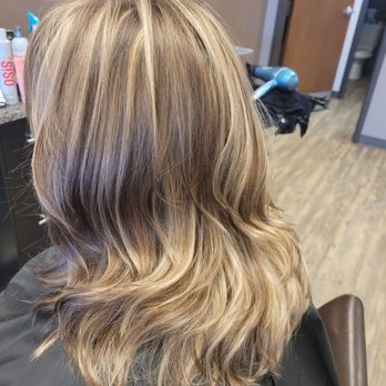 Edge Salon - Hair Salons Near Me - St. Charles, Illinois