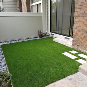 Buildcal Landscape - Condo Patio "AFTER" installation of Synthetic Turf by Olivier Roumy - Landscaping Near Me - Glendale, California