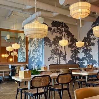 Pho Alley - Indoor - Vietnamese Near Me - Cypress, California