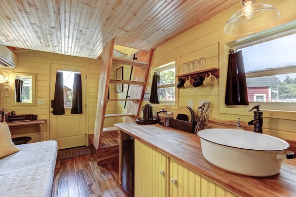 Tiny Digs Hotel of Tiny Houses Portland by null