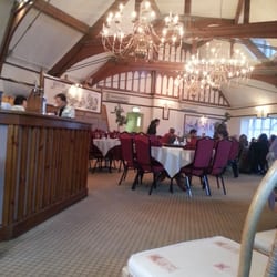 Imperial Chinese Restaurant - Great chandeliers!