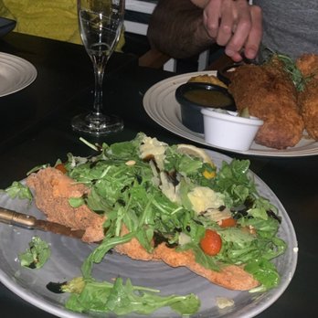 Bird Bar - " Éléphant Ear ": flattened fried chicken breast with arugula parmesan and cherry tomato salad and classic 3 piece fried chicken - Chicken Shop Near Me - Montreal, Quebec