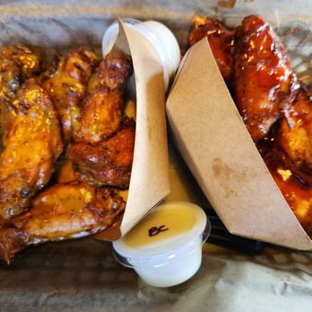 Shigs In Pit - Carolina Mustard wings (left) & spicy Korean on right! - Barbeque Near Me - Fort Wayne, Indiana Shigs In Pit - Carolina Mustard wings (left) & spicy Korean on right! - Barbeque Near Me - Fort Wayne, Indiana