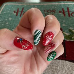 SV Nails & Spa - Christmas nails 2025