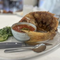 Madrono Restaurant - Pescado Frito