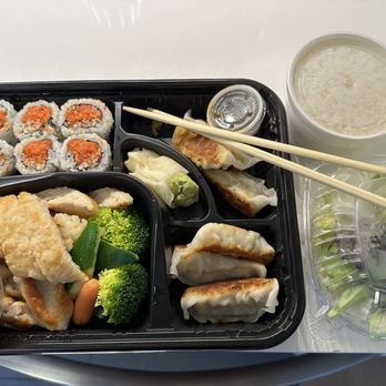 Mikado - Teriyaki Chicken Teriyaki Dinner Bento Special - Sushi Bars Near Me - New York, New York