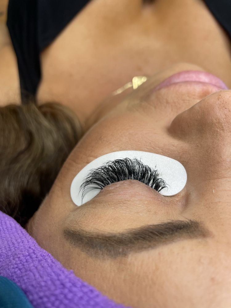 Mobile Lash Service Logo