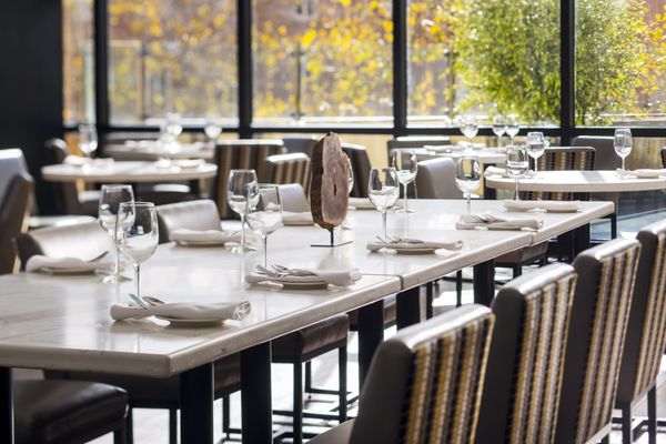 Iron & Oak Restaurant and Bar by null