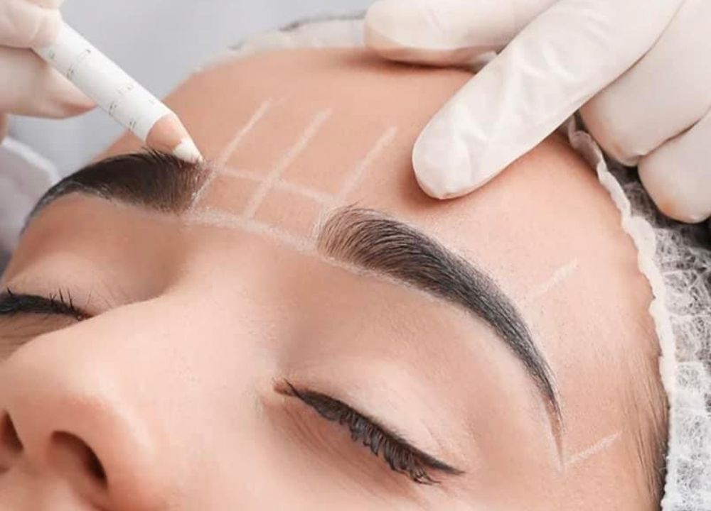 Vogue Brows & Salon Logo