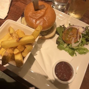 Cronins Restaurant - Burger - Irish Near Me - Killarney, Kentucky
