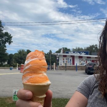 Weir's Ice Cream - Orange swirl (small) - Ice Cream & Frozen Yogurt Near Me - Salisbury Mills, New York Weir's Ice Cream - Orange swirl (small) - Ice Cream & Frozen Yogurt Near Me - Salisbury Mills, New York