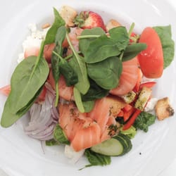 Café Röda Lyktan Småstaden - Laxsallad