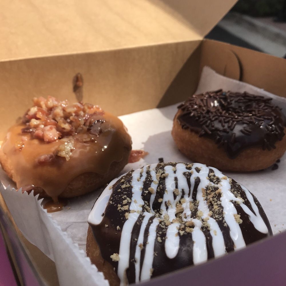 Craving Donuts - Food Trucks Near Me