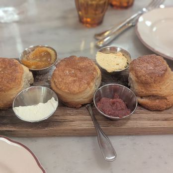 The Hart and The Hunter - Butter biscuits - Breakfast & Brunch Near Me - Seattle, Washington
