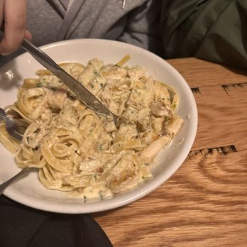 Olive Garden Italian Restaurant - Chicken Alfredo - Italian Near Me - Temecula, California