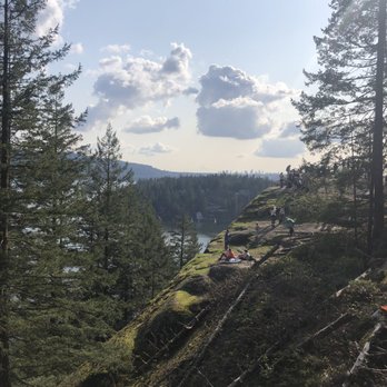 Quarry Rock - Hiking Near Me - North Vancouver, British Columbia Quarry Rock - Hiking Near Me - North Vancouver, British Columbia