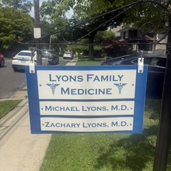 Lyons Michael MD - This place is a joke. Wouldn't recommend these doctor's at all. ‍