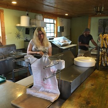 Aunt Jo's BBQ - Barbeque Near Me - Victoria, Texas