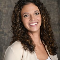 Kelly Baranczyk- Shorewest Realtors