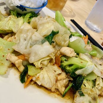 ZOMO Asian + American Eatery - Vietnamese Near Me - Englewood, Colorado