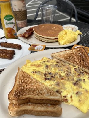 Silver Lake Cafe & Grill by null