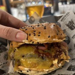 Nickel - BBQ burger