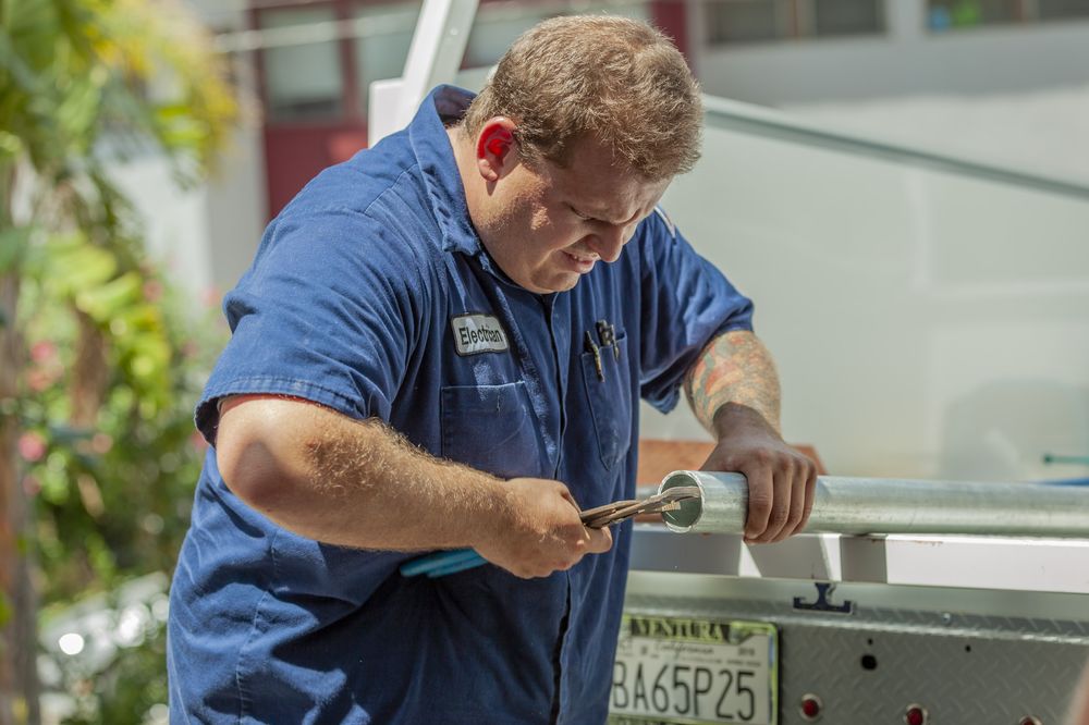 Slide of Zoom Electricians - Anaheim