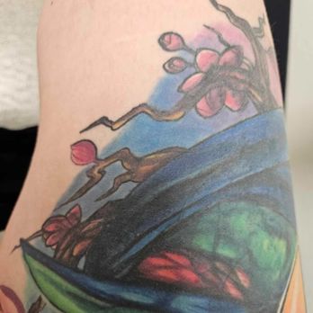 Crow's Nest Tattoo - Tattoo Near Me - Dubuque, Iowa