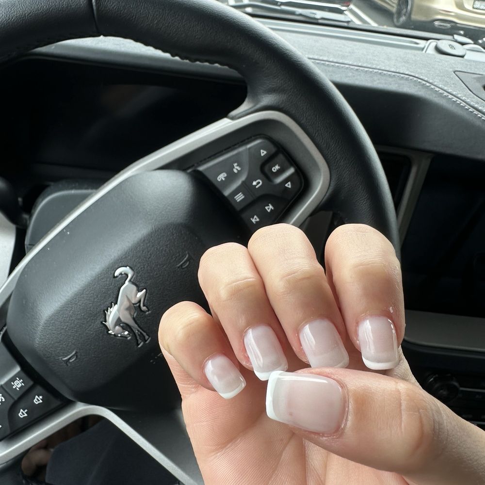 Polish Me Pretty Nail Bar - Nail Salons Near Me - Burbank, California