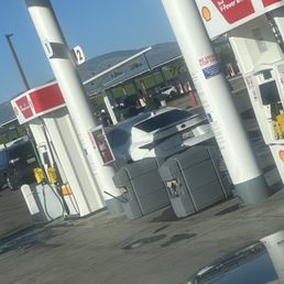 No fuel , no signage prior to pulling in. This used to be a place you could count of for Fuel and Food No fuel , no signage prior to pulling in. This used to be a place you could count of for Fuel and Food