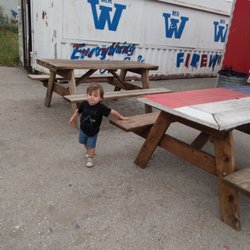 Tacos VIP - Two tables to eat at outside