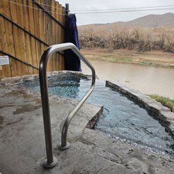 Riverbend Hot Springs - Rio private pool