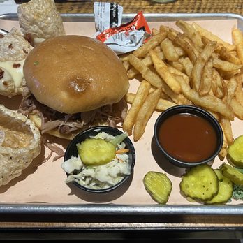 Gracious Pig Smokehouse - Barbeque Near Me - Surfside Beach, South Carolina