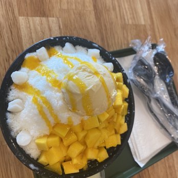 Deluna Dessert Cafe - Shaved Ice Near Me - Sacramento, California Deluna Dessert Cafe - Shaved Ice Near Me - Sacramento, California