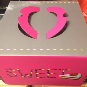 Junction Cake Box - Cute box for 6 inch cake - Custom Cakes Near Me - Elmhurst, New York