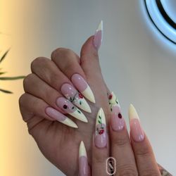 Shape Nail Lounge