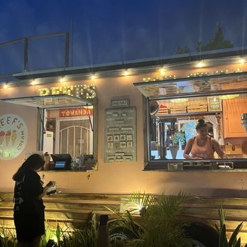 Reef’s Real Fruit Ice Cream - Reefs ice cream food truck - Ice Cream & Frozen Yogurt Near Me - Kihei, Hawaii