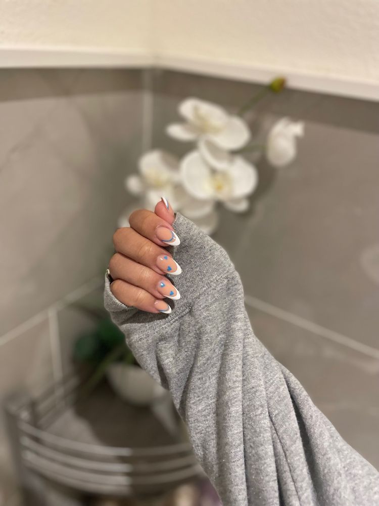 Bliss Nail Lounge Logo