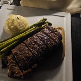 Pepper crushed steak, asparagus, mashed potatoes