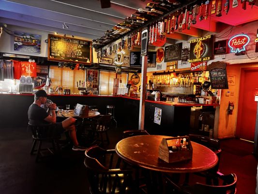 Billy's On Burnet by null