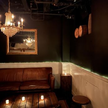 The Mirror - Seating area - Cocktail Bars Near Me - Washington, DC, District of Columbia
