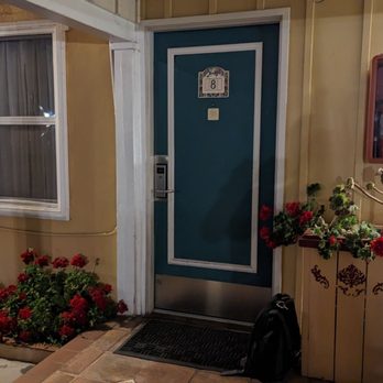 Oasis Inn and Suites - Room front door - Hotels Near Me - Santa Barbara, California