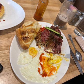 Urban Egg - Belleview - Corn beef Hash - Breakfast & Brunch Near Me - Denver, Colorado