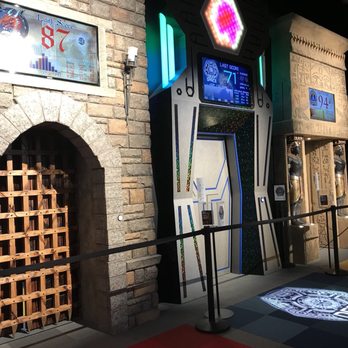 5 Wits - Buffalo - Which door do you dare enter? - Team Building Activities Near Me - Cheektowaga, New York 5 Wits - Buffalo - Which door do you dare enter? - Team Building Activities Near Me - Cheektowaga, New York