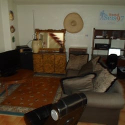 Hostal 697 - common room