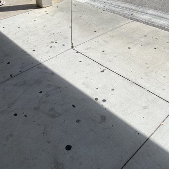 Edison Mall - Gum everywhere on the sidewalks. - Shopping Centers Near Me - Fort Myers, Florida